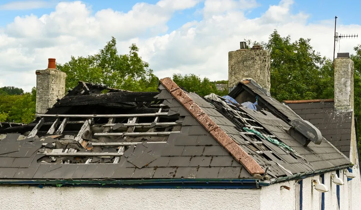 roof of house damage by fire