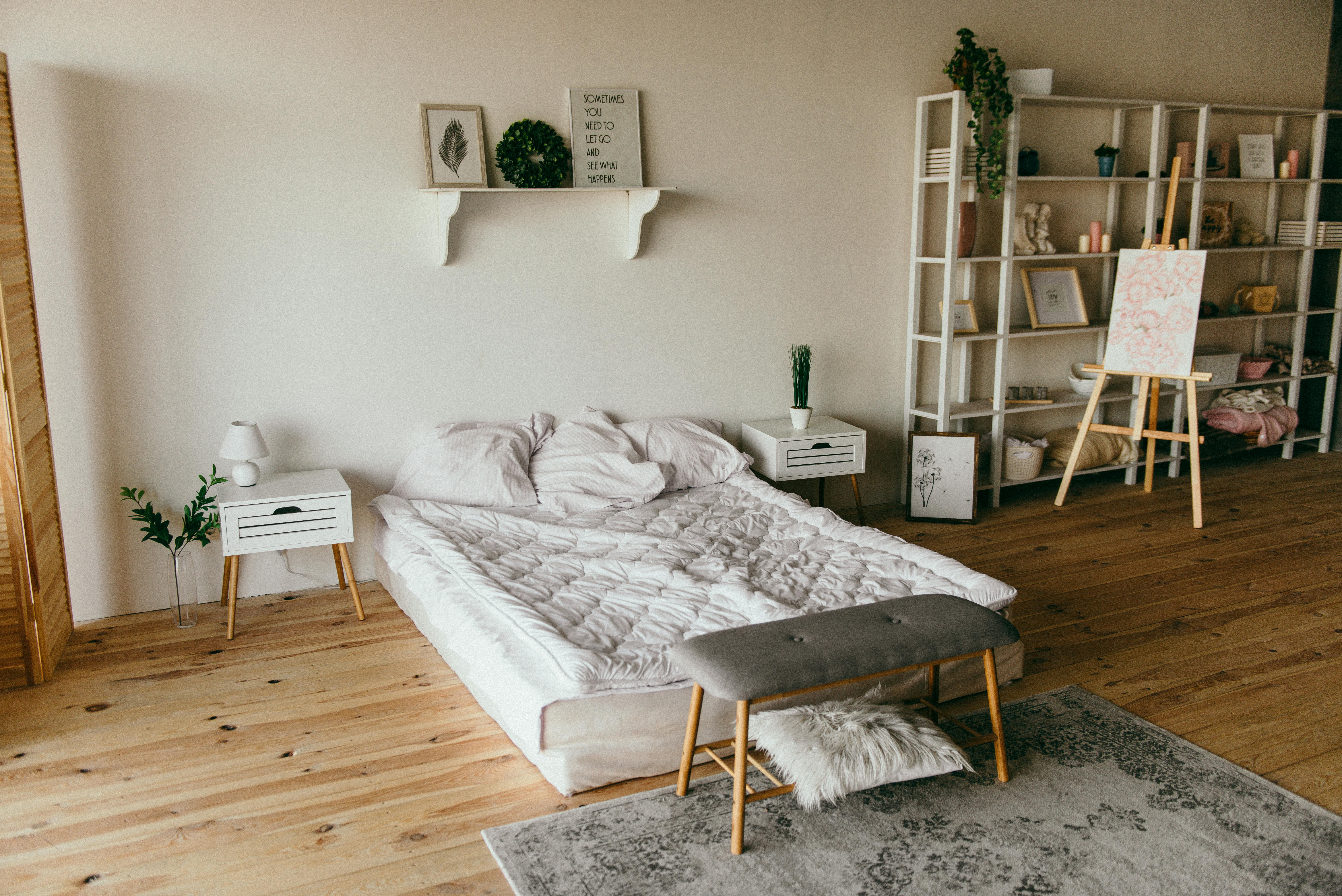 how to remove floor molding